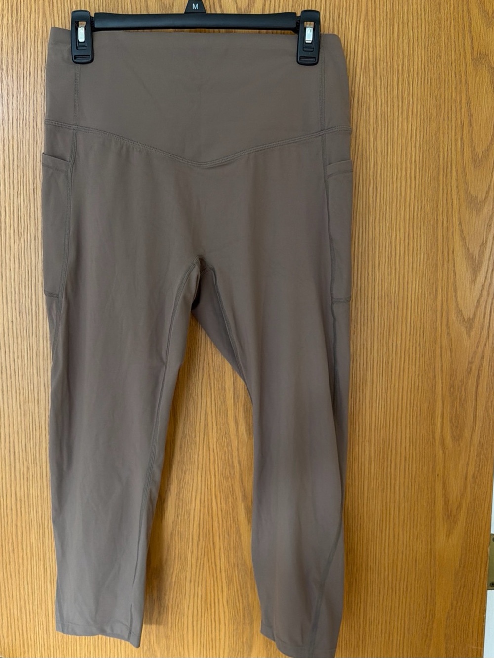 Halara UltraSculpt High Waisted Tummy Control Pocket Shaping Capri Leggings L
